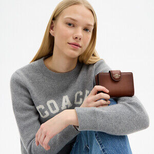 Coach Outlet Medium Corner Zip Wallet